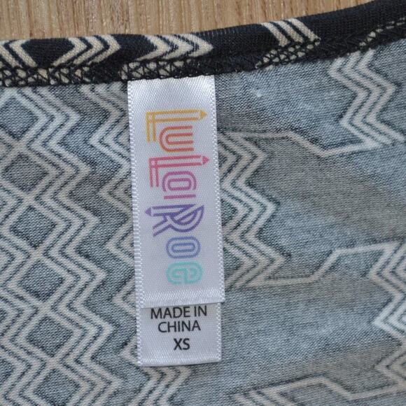 LuLaRoe Shirts Bundle 4 Size XS (Women's) - Picture 7 of 11